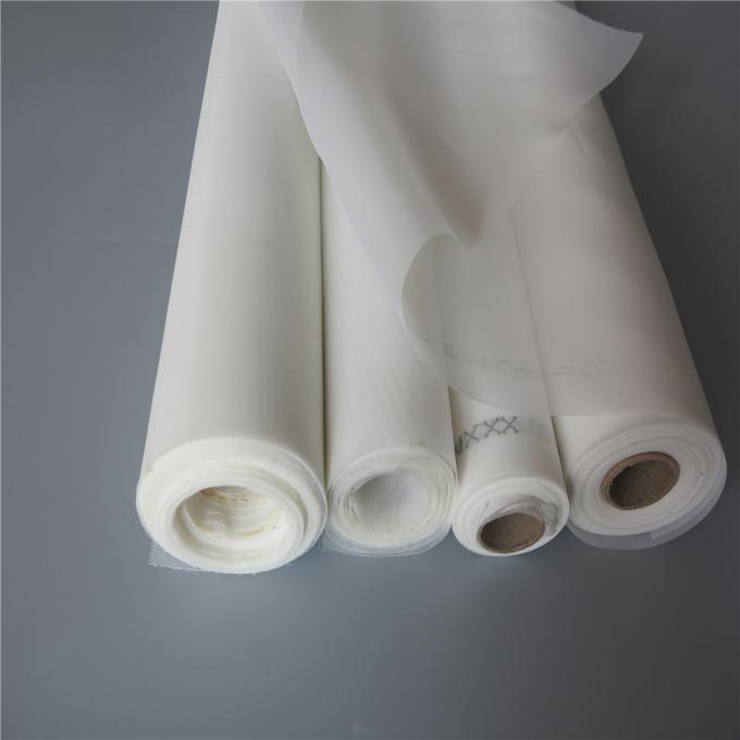 Rollo de nylon blanco de la malla del filtro de la armadura llana del color para las industrias pesqueras 400 500 600 micrones